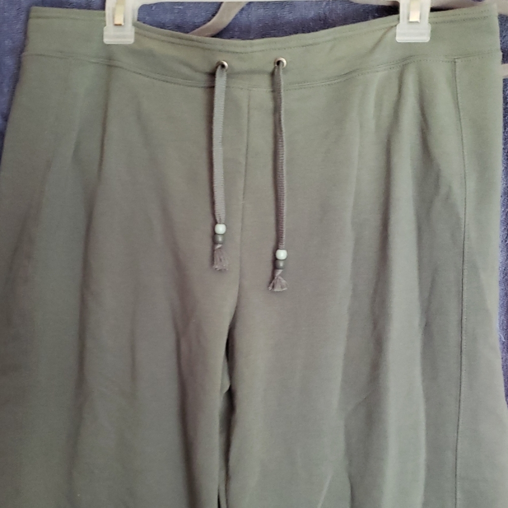 Capri yoga pants